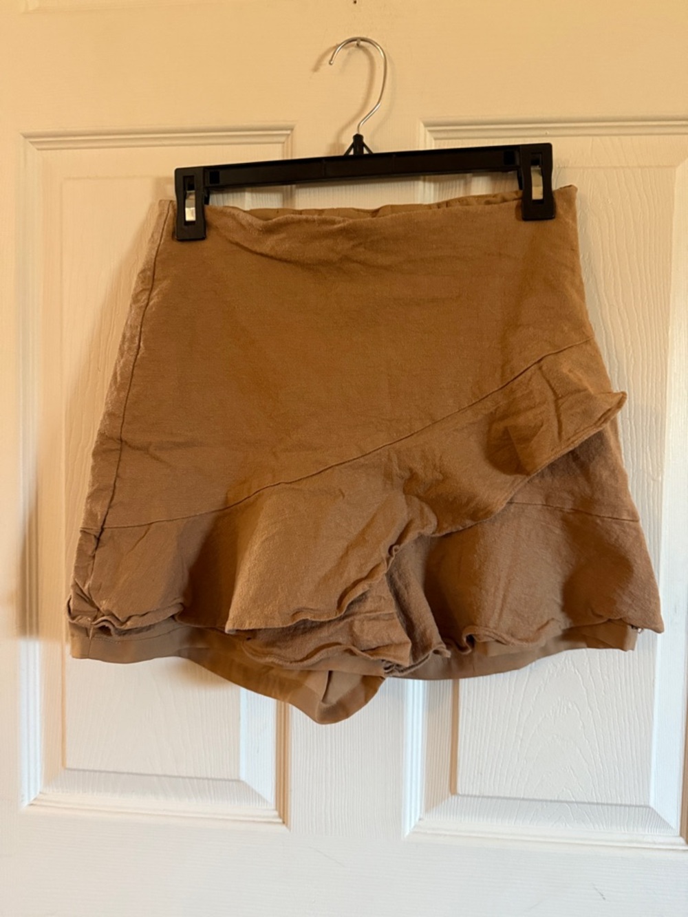 Express Ruffle Hem Skort in Tan Brown